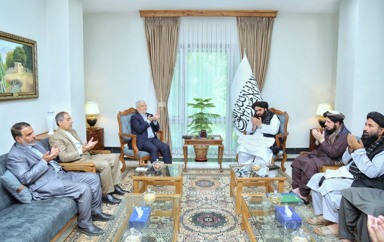 Afghan Foreign Minister conveys condolences to Iranian President's Special Representative on behalf of Afghan people