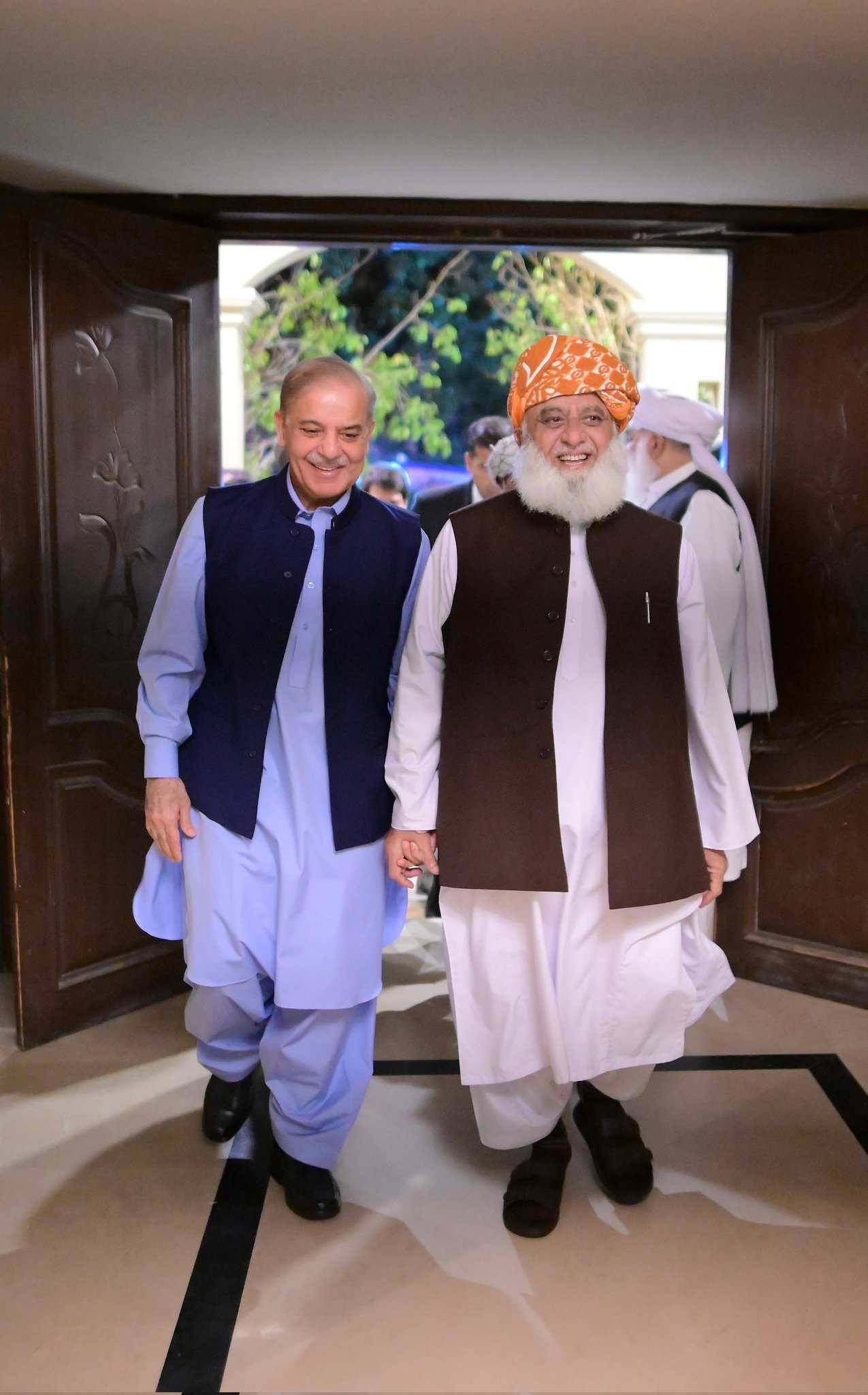 Prime Minister Muhammad Shahbaz Sharif arrives at the residence of Maulana Fazlur Rehman.